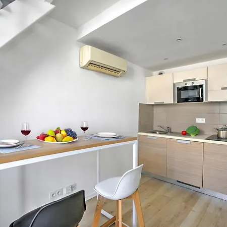 아파트 Cosy Duplex Mimosa Center - Happy *